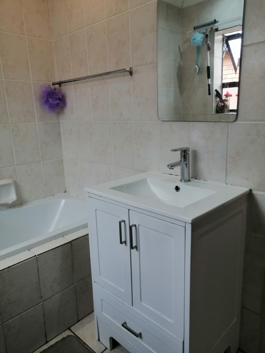 2 Bedroom Property for Sale in Sea Breeze Western Cape